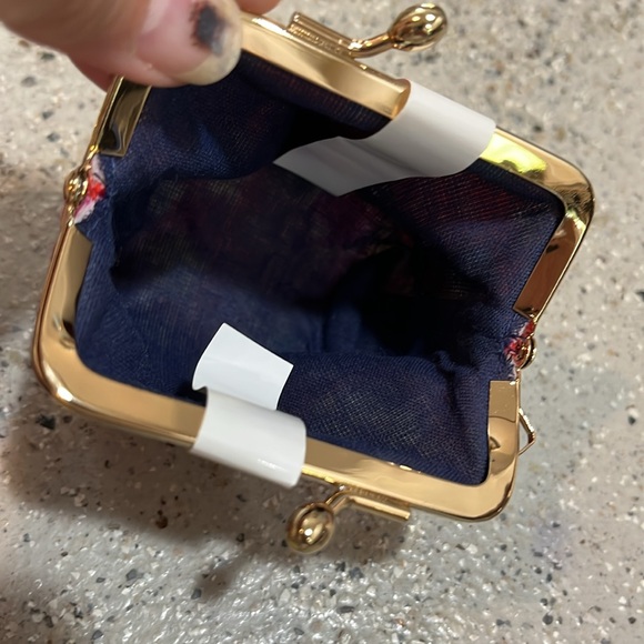 JAPANESE BRAND MOMO BROS. FLORAL BLOSSOMS COIN PURSE RED MULTI NEW IN BOX - Picture 7 of 9